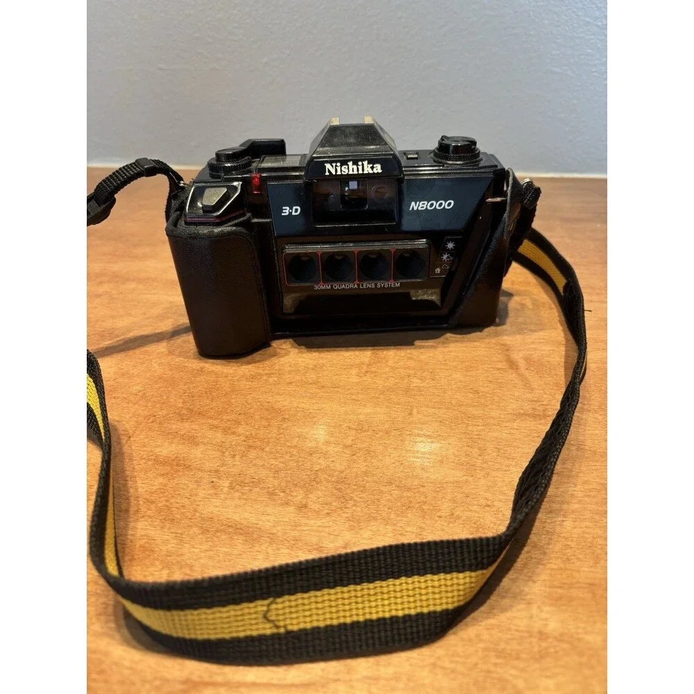 Vtg Nishika N8000 3D Camera 30 mm Quadra Scopic 35mm, Works, not Film Tested